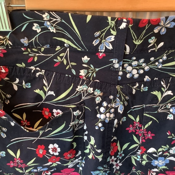 Croft & Barrow The Effortless Stretch Skort Women's Size 12 Above Knee Floral - Picture 4 of 5